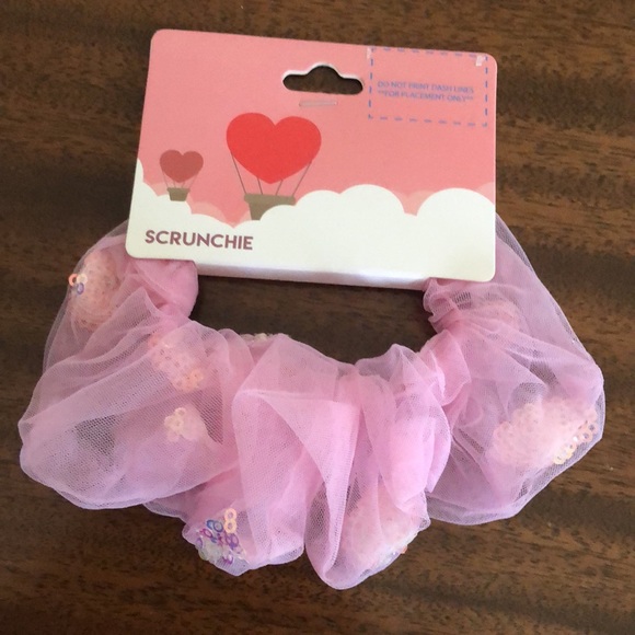 NWT Scrunchie Set of  2 Pink -1-velvet and 1-tulle hair accessories - Picture 11 of 16